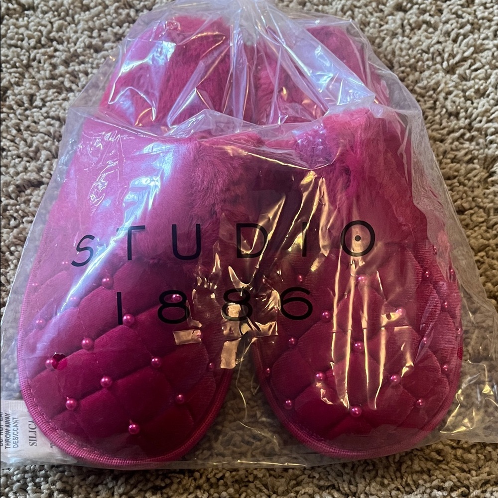 Pink Slippers 7/8
